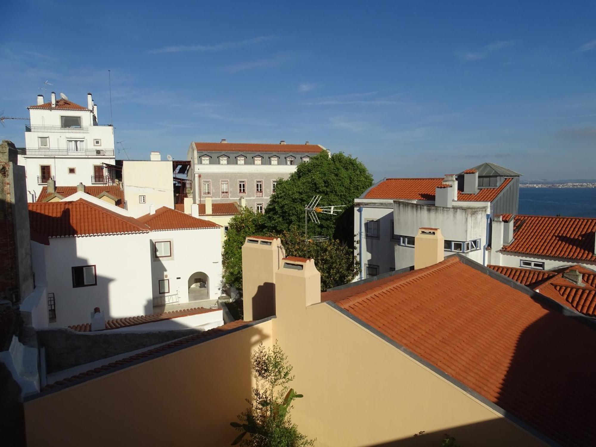 Apartments Center Castelo De Sao Jorge Лиссабон Экстерьер фото